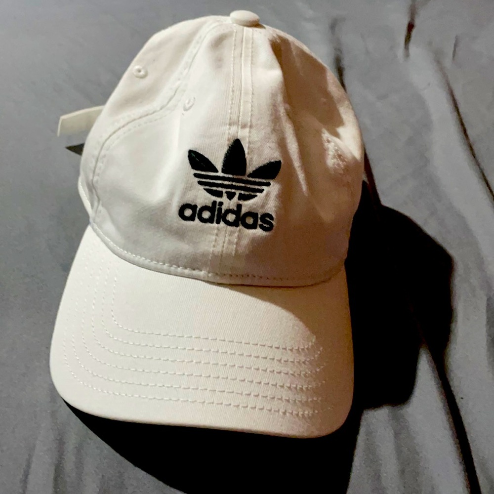 White Adida’s hat
